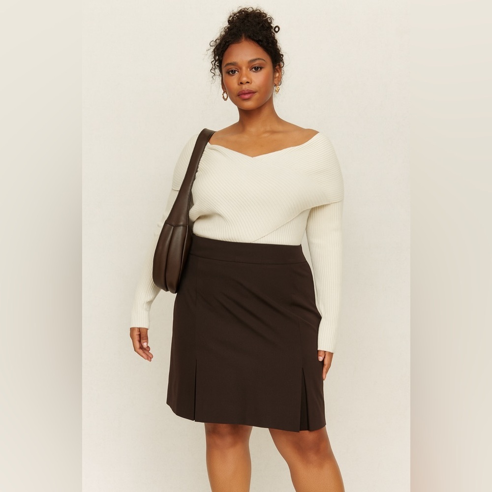 🚨 3 for $25 - TALBOTS Pleated Skirt